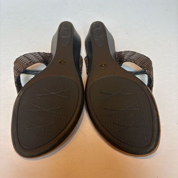 Liz Claiborne Women's Elegant Brown Wedge Sandals Thong Style Size 6M - Picture 6 of 9